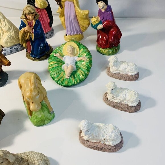 Vintage Christmas Nativity Figures Lot Various Sizes & Materials Hand Painted - Picture 3 of 11
